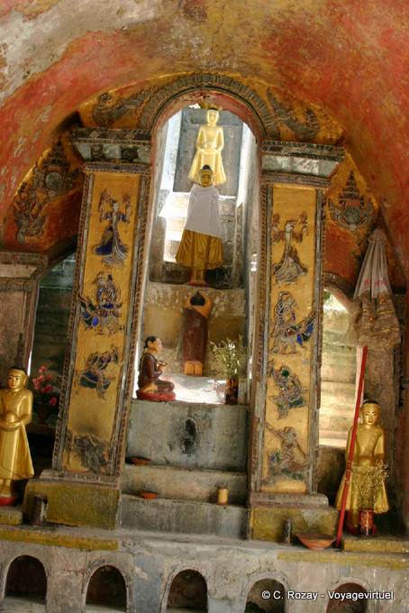 NAT e buddha su una scala, monastero Shwe Yan Pyay, lago Inle - Myanmar (Birmania)