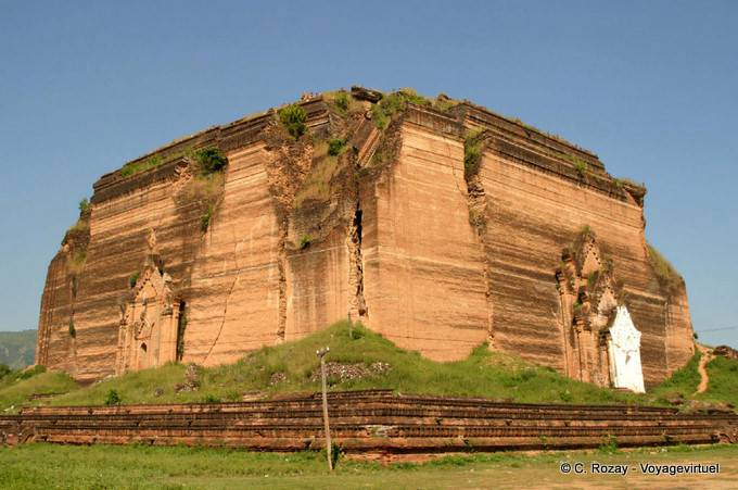 Il Mingun Pagoda incompiuta, Montara Gyi Pagoda, Mandalay - Myanmar (Birmania)