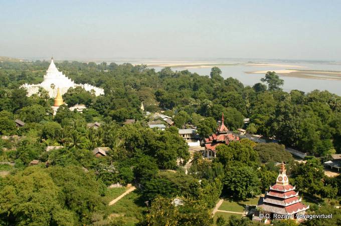 Veduta di Mingun Pagoda e Hsinbyume, Mandalay - Myanmar (Birmania)