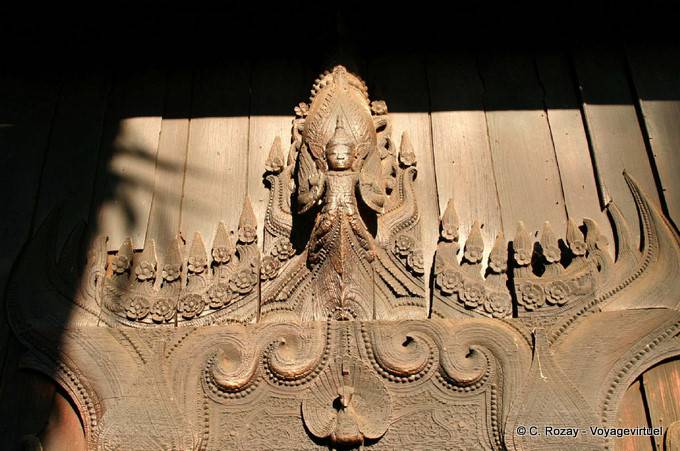 Legno, monastero Bagaya Kyaung, Inwa (Awa) Mandalay - Myanmar (Birmania)