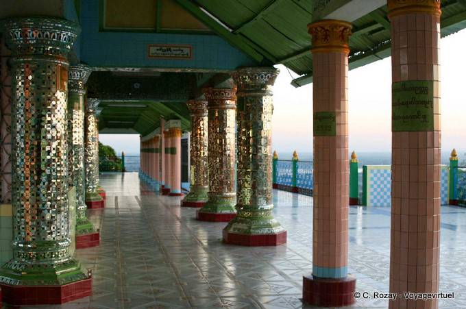 Pagoda Outdoor U Ponnya Sun Shin, Sagaing - Myanmar (Birmania)