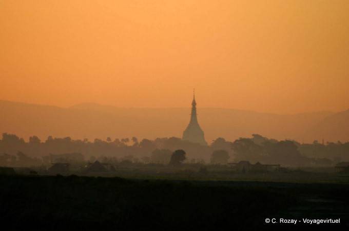 Stampa all'alba, Mandalay - Myanmar (Birmania)
