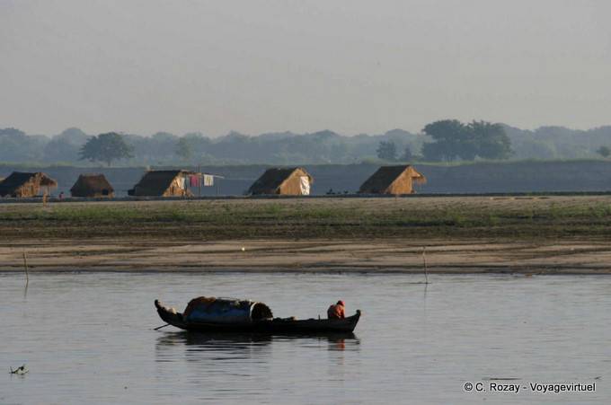 Paesaggio sulle rive del Ayeyarwady, Mandalay - Myanmar (Birmania)
