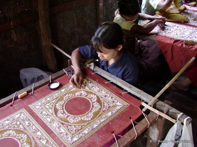 Artisnanat, ricami a mano, Mandalay - Myanmar (Birmania)