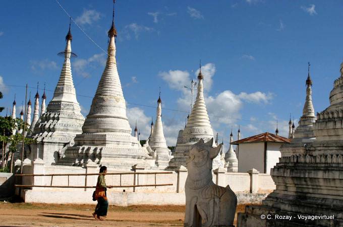 Righe di stupa bianchi Shwe Pagoda U Min, Pindaya - Myanmar (Birmania)