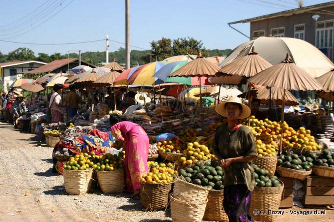 Street market intorno Pindaya - Myanmar (Birmania)