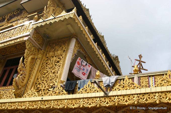 Essiccazione lavanderia e l'architettura del monastero, Rangoon - Myanmar (Birmania)