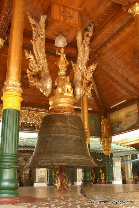 Campana Singumin o Maha Gantha (23 tonnellate), Shwedagon Pagoda, Rangoon - Myanmar (Birmania)