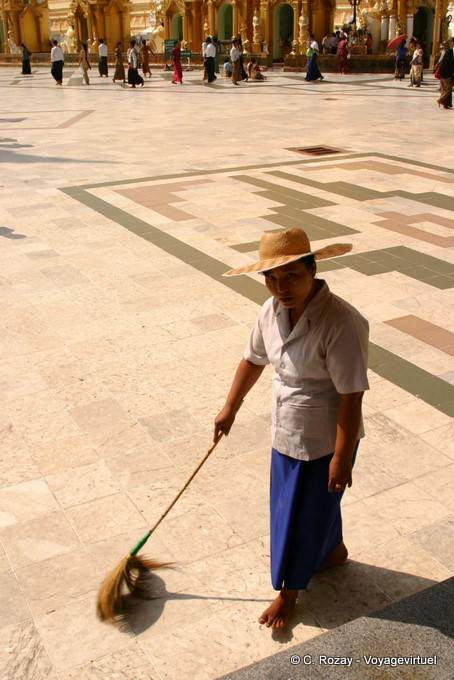 Cappello spazzatrice, Shwedagon Pagoda, Rangoon - Myanmar (Birmania)