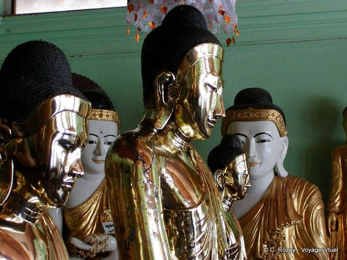 Buddha nel padiglione sud-est della terrazza, Shwedagon, Yangon - Myanmar (Birmania)