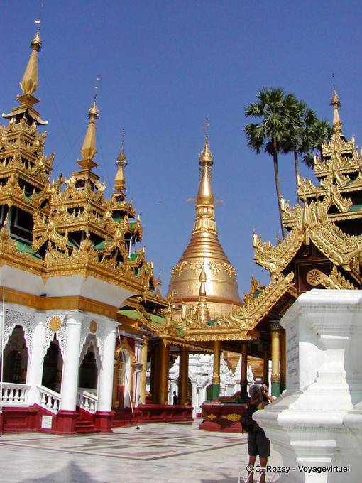 Stupa di Shinsawpu Pagoda (Pagoda dei quattro monaci), Shwedagon, Yangon - Myanmar (Birmania)