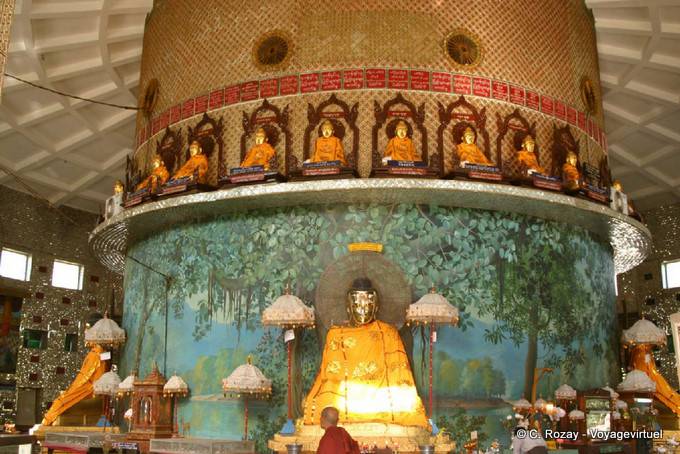 Pilastro centrale della Kaba Aye Pagoda, Rangoon - Myanmar (Birmania)