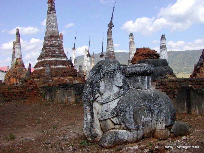 Elephant statua in stupa rotto (Sankar) Sagar - Myanmar (Birmania)