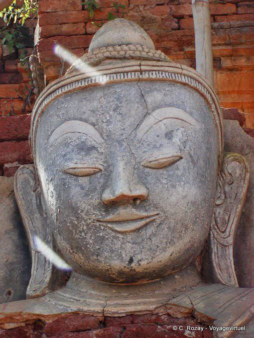 Sorriso buddista statua Sagar (Sankar) - Myanmar (Birmania)