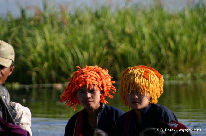 Acconciature speciali giovani donne provenienti etnico Pa-O (Karen), Sagar - Myanmar (Birmania)