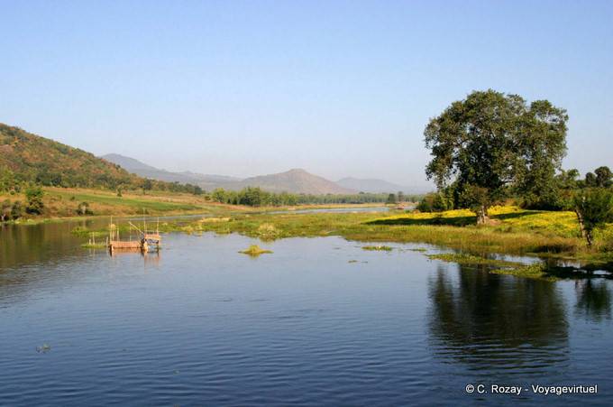 Paesaggio navigazione in Belu Chaung a Lake Sankar (Sagar) - Myanmar (Birmania)
