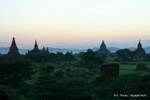 Colori di Twilight su stupa antica Bagan, Bagan, Birmania.
