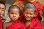 Ritratto di piccoli monaci, Bagan, Birmania.