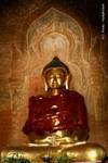 Una statua di Buddha nella pagoda Dhammayazika, Bagan, Birmania.