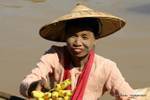 Banane Merchant Yaeo Ma, lago Inle, Birmania.