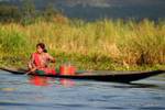 Shan ritorno a casa, lago Inle, Birmania.