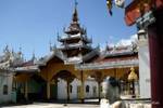 Pagoda Entry Yadana Manaug, Nyaung Shwe, lago Inle, Birmania.