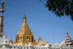 Stupa pagoda Yadana Manaug, Nyaung Shwe, lago Inle, Birmania.