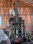 Il fabbro maestro, lago Inle, Birmania.