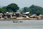 Villaggio di pescatori vicino a Mingun, Mandalay, Birmania.