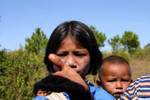 I bambini poveri accattonaggio, zona Myelat Pindaya, Birmania.