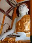 La Sala del Grande Prosperità, Buddha gigante, Shwedagon, Yangon, Birmania.
