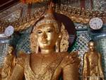 La testa del Buddha e di orologi, 09:30, Shwedagon, Yangon, Birmania.