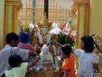 Devozione Famiglia, Shwedagon Pagoda, Rangoon, Birmania.