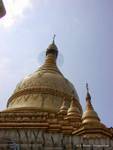 La parte superiore della stupa Mahawizaya Pagoda, Yangon, Birmania.