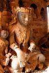 Un'altra immagine di Buddha in legno corroso dal tempo, Sankar, Birmania.
