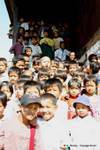 Bambini gruppo fuori dalla scuola, a Pekon Sagar, Birmania.