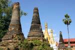 Senza testa Stupas, (Sankar) Sagar, Birmania.