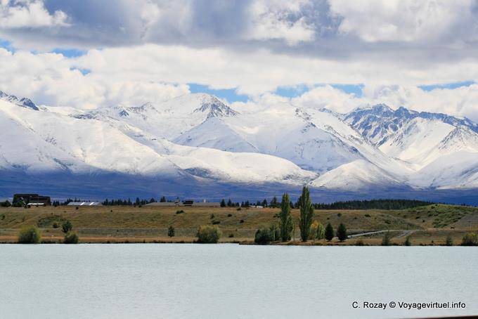 Montagne innevate, Lago Ruataniwha, Canterbury - Nuova Zelanda