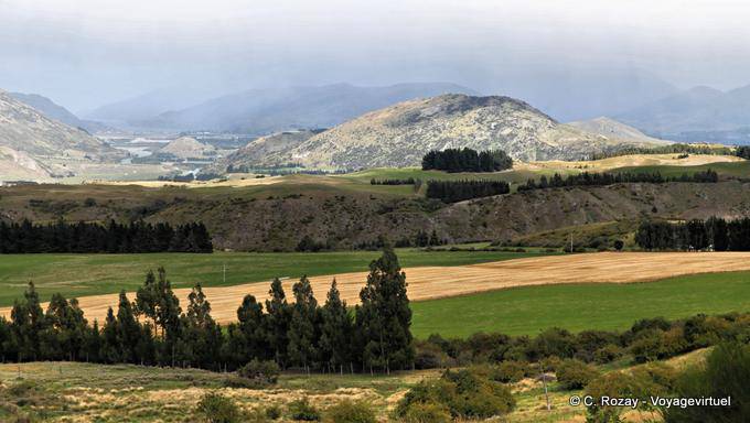 Freccia valle verso bivio, Cardrona Road to Queenstown, Southland - Nuova Zelanda