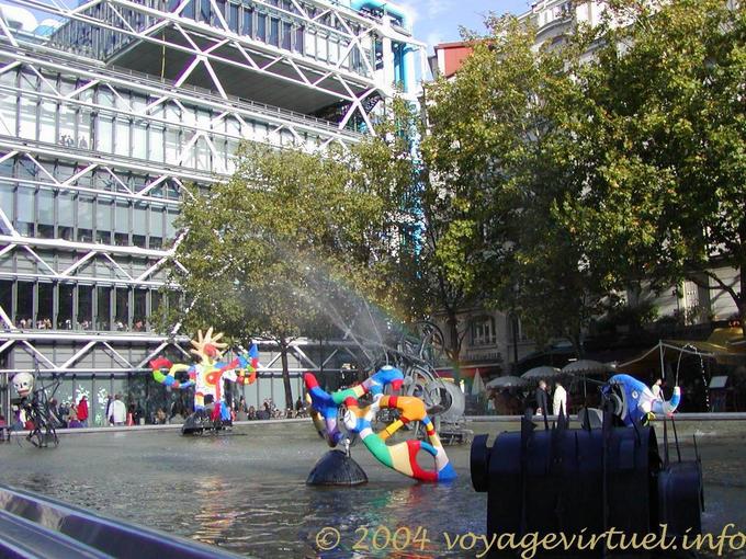 Paris, Beaubourg, Fontana Tinguely, Francia