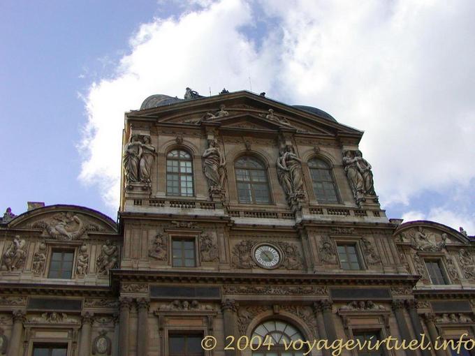 Facciata interna, cortile del Louvre, Parigi, Francia