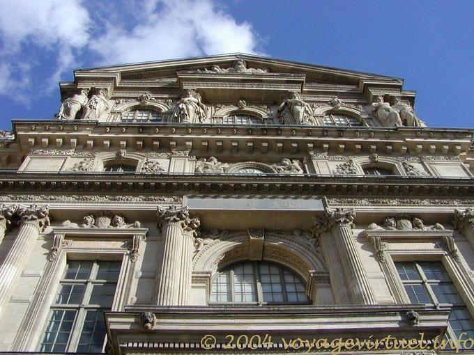Facciata del Pavillon Sully, Louvre, Parigi, Francia