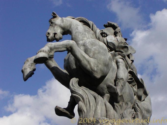 Statua equestre di Luigi XIV, Napoleone cortile del Louvre di Parigi, Francia