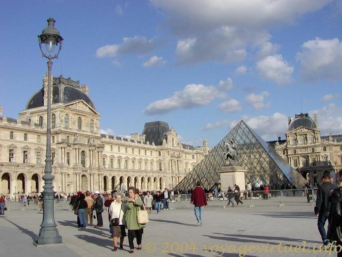 Visualizza il Louvre, Parigi, Francia