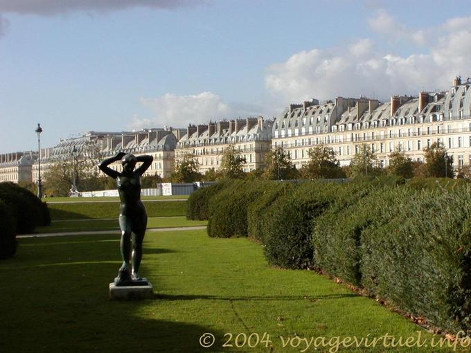 Styling Bagnante, statua in bronzo di Maillol in Tuileries, a Parigi, Francia