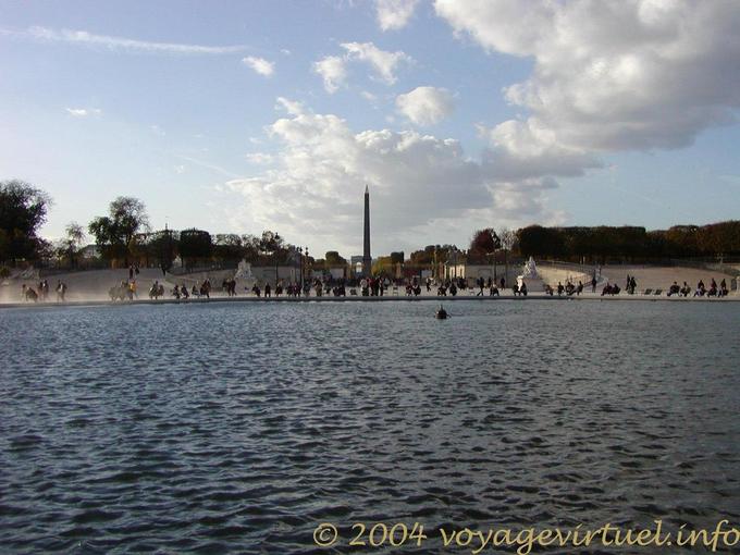 Piscina ottagonale e obelisco, Jardin des Tuileries, a Parigi, Francia