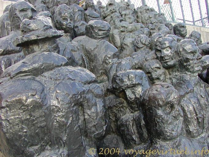 La Folla, bronzo dettaglio, Jardin des Tuileries, a Parigi, Francia