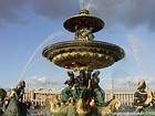 Fontana progettato dall'architetto Jacques Hittorff, Place de la Concorde, Parigi, Francia.