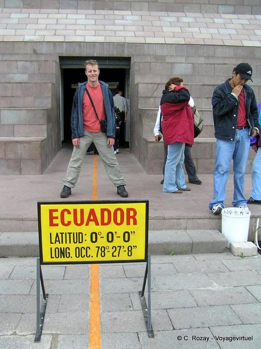 Border Line sulla linea dell'equatore -Equador