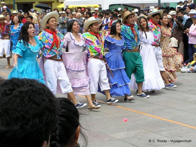 Ispirazione spagnola danza di strada, Otavalo -Equador